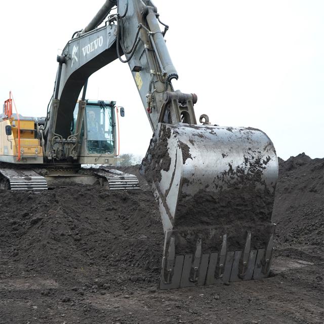 Weight optimized buckets for excavators
